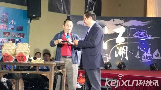 王建宙建言周鴻:做手機為時未晚 關(guān)鍵在于創(chuàng)新