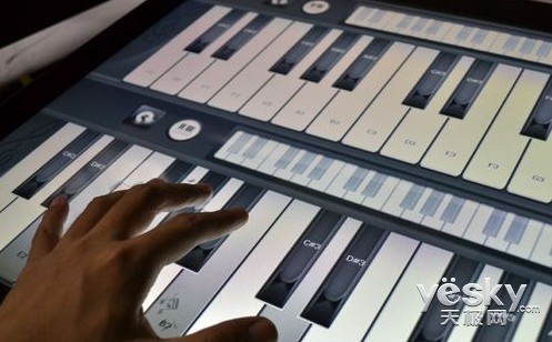 獨(dú)特可折疊一體機(jī) 聯(lián)想A720報(bào)10999元