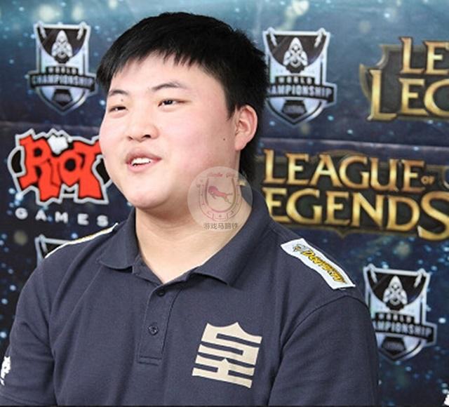 LOL選手UZI要被OMG捆綁3年！最美好的電競生涯或?qū)⒗速M