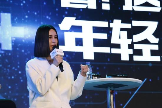 <a href=/tech/internet/ target=_blank class=infotextkey>互聯網</a> 社交媒體 商業模式 尚雯婕 黑金時尚