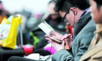互聯(lián)網(wǎng)改造春節(jié)：短信拜年OUT了 微信紅包正當紅