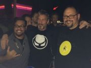 McAfee創始人：3周內破解不了iPhone 我就把鞋吃了