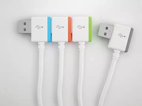 Infinite USB by vojotech:這款由設計團隊 vojotech 帶來的集成型數據InfiniteUSB。將傳統 USB 插頭的后端打開,變成下一個插頭的插座,從而實現無限次的連接,不用的時候,帶磁性的設計還可以讓每一根Infinite USB合并收納。