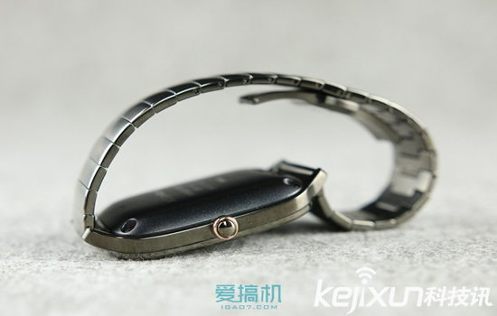 華碩ZenWatch2智能手表開箱評(píng)測(cè) 造型剛勁硬朗