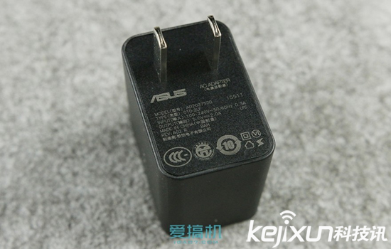 華碩ZenWatch2智能手表開箱評(píng)測(cè) 造型剛勁硬朗