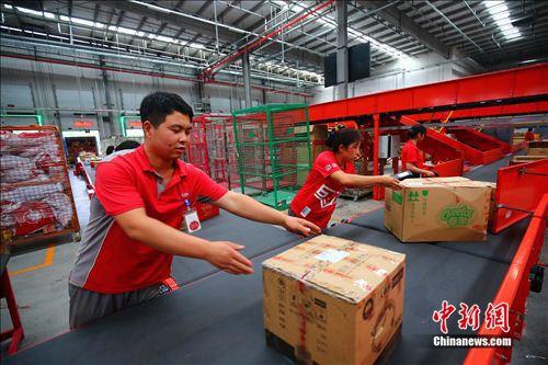 電商死磕618促銷戰(zhàn)：逢節(jié)必掐 價(jià)格戰(zhàn)不再唯一
