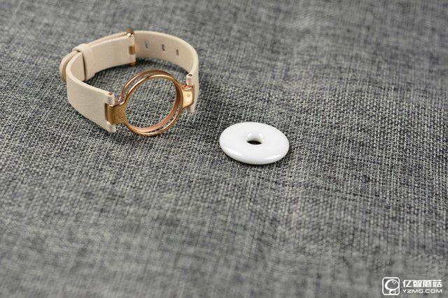 Amazfit月霜圖賞:一言不合就拼顏值