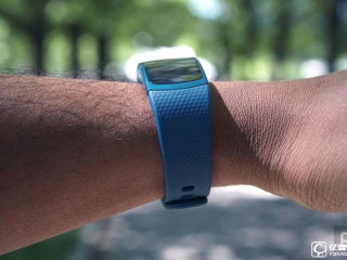 三星gear fit 2測(cè)評(píng)：可以買10個(gè)小米手環(huán)