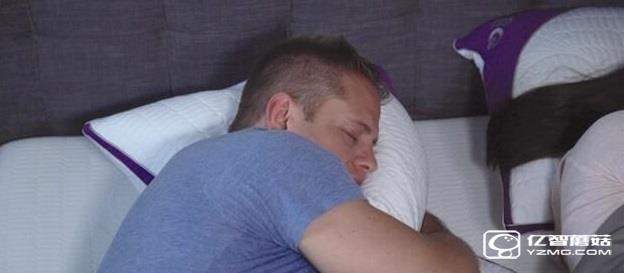 促進床上生活和諧 Zeeq智能枕不光是治治打鼾