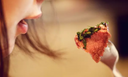 不用嘴就能品嘗美味?讓VR幫你實現