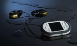 SWIMBOT骨傳導(dǎo)耳機(jī):想學(xué)游泳不想請(qǐng)教練這款耳機(jī)全搞定