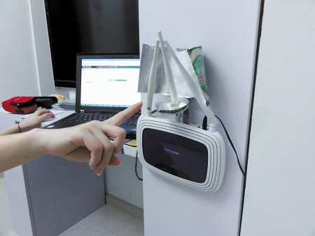 無線<a href=/pc/luyouqi/ target=_blank class=infotextkey>路由器</a>信號差怎么辦? 三聯