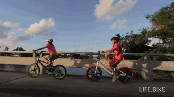 真·玩的飛起系列：電動(dòng)版BMX極限運(yùn)動(dòng)小輪車
