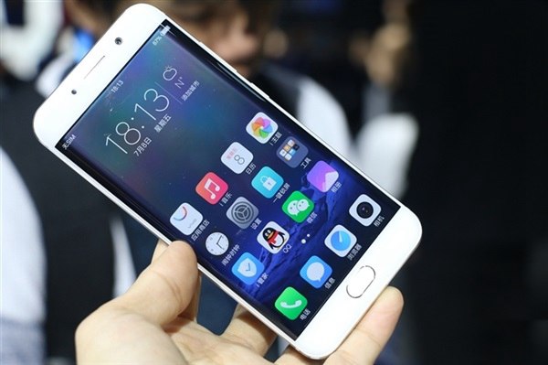 vivo Xplay6代言人公布：“萌神”庫里 網(wǎng)友熱議