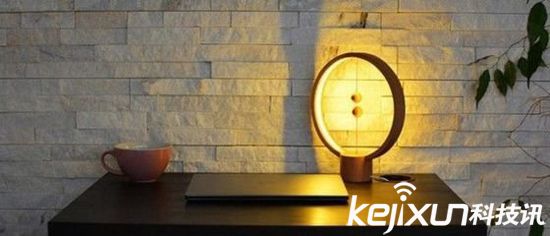 紅點設計獎產品：一款獨特的平衡臺燈