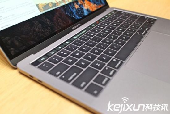 蘋(píng)果MacBook Pro又出問(wèn)題 這次是<a href=/tags/3153-0.html target=_blank class=infotextkey>鍵盤(pán)</a>！