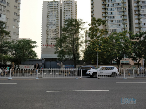 一加5和榮耀9對比評測：實(shí)用性再戰(zhàn)顏值 相差300元怎么選？