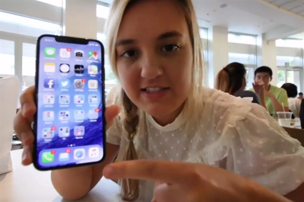 坑爹！熊孩子泄密iPhone X機(jī)密 父親被蘋果開除