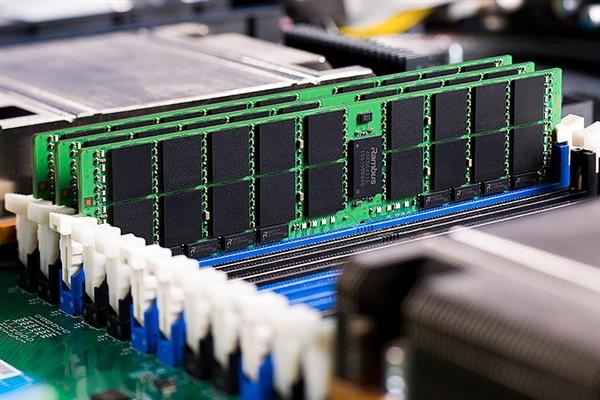 三星電子展示64GB的DDR4內(nèi)存，稱(chēng)未來(lái)可做到單條256GB