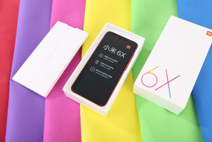 驍龍660性?xún)r(jià)比爆棚 小米6X赤焰紅開(kāi)箱圖賞