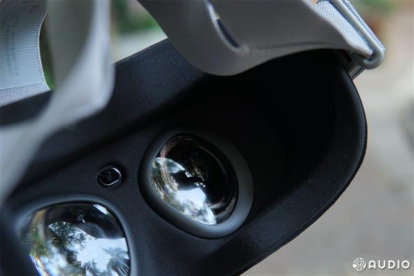 小米VR一體機(jī)體驗(yàn)：全景音效 巨幕影院