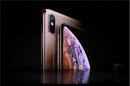 Phone XS Max續航終極測試：i穩超4000mAh三星Note9！