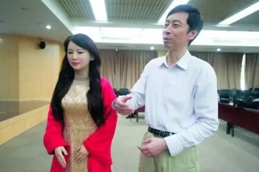 中美日三國美女機(jī)器人對比：中國最逼真，美國超性感，日本呢？