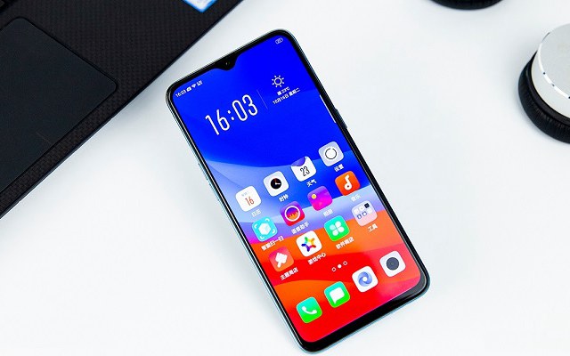OPPO R15x真機圖賞：雙面玻璃+高顏值水滴屏,美得不可方物！